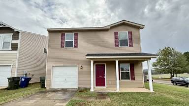 Main picture of 156 Cloverbrook Dr