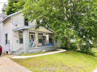 Main picture of 877 Diamond Ave NE