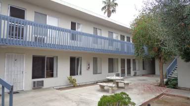 Main picture of 4423 Menlo Ave
