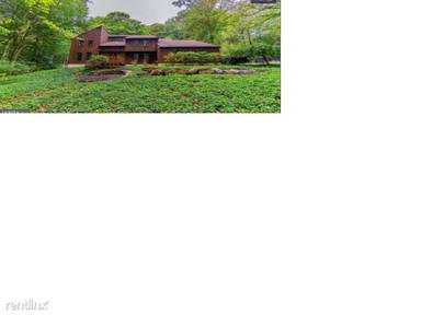 Main picture of 194 Pheasant Run Rd