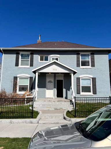 Main picture of 584 W Clark St