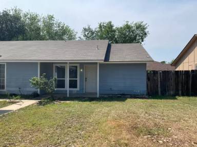 Main picture of 8826 Meadow Trace St