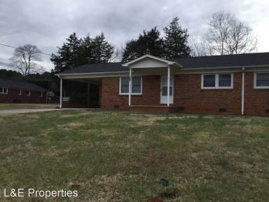 Main picture of 105 Ballard Dr