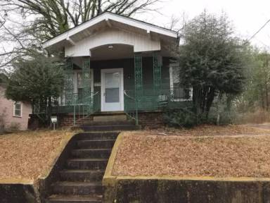 Main picture of 909 E Cedar St