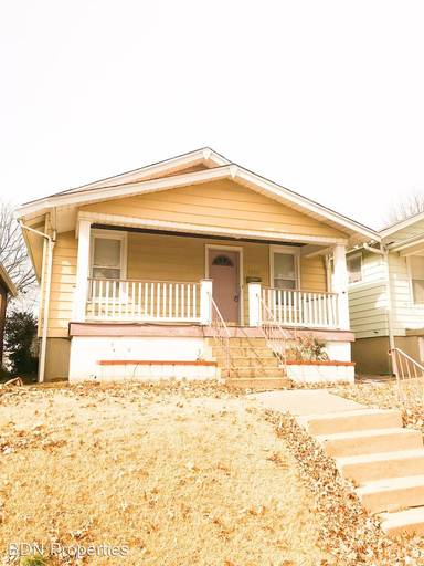 Main picture of 4423 Dewey Ave