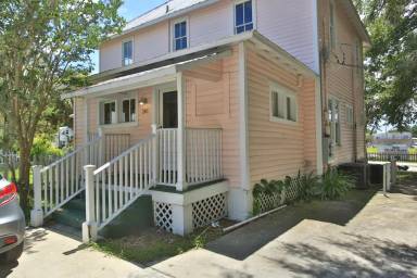 Main picture of 203 E Voorhis Ave