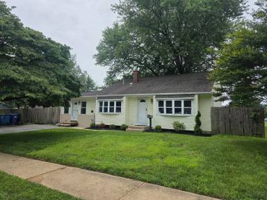 Main picture of 7 Todd Ln
