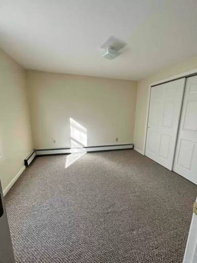 Main picture of 225 E Hampton Rd