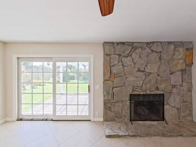 Main picture of 25152 Northrup Dr