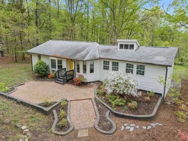 Main picture of 619 Hatch Rd