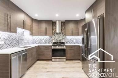 Main picture of 2834 W Warren Blvd