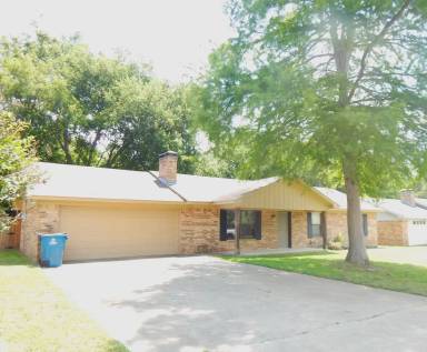 Main picture of 805 Corey Dr
