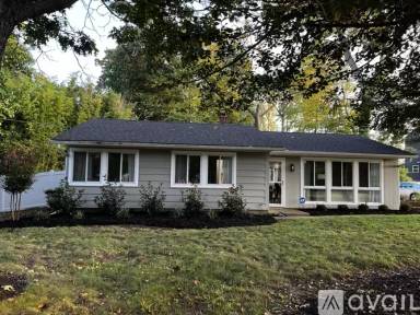Main picture of 197 Oak Hill Rd
