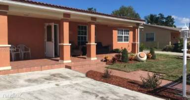 Main picture of 16923 NW 53rd Ave