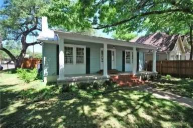 Main picture of 1114 W 22nd St