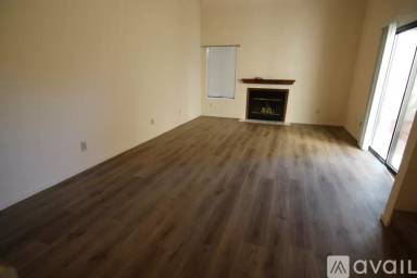 Main picture of 10710 El Camino Real