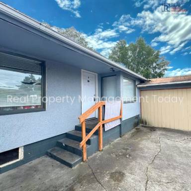 Main picture of 9618 Pacific Ave