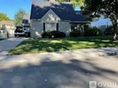 Main picture of 4943 Adams St