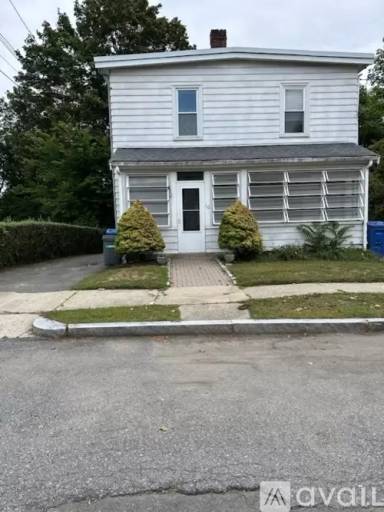 Main picture of 10 Rockland St