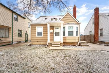 Main picture of 13056 Pullman St
