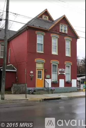 Main picture of 424 N Mechanic St