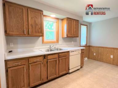 Main picture of 889 S Imperial Dr