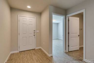 Main picture of 10519 Legacy Cv