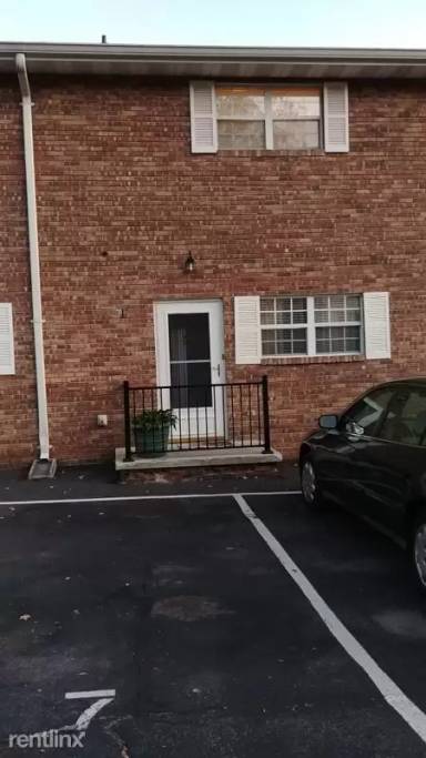 Main picture of 2360 Volunteer Pkwy