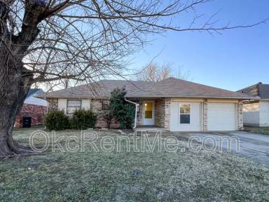 Main picture of 911 Highlander Dr