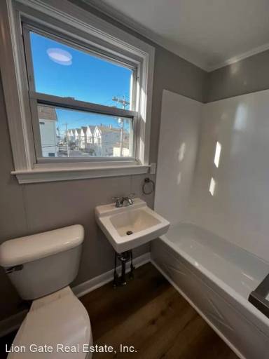 Main picture of 135 Snell St