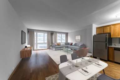 Main picture of 2639 N Sheridan