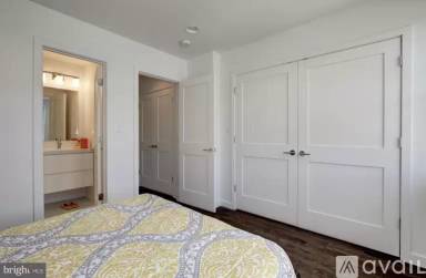Main picture of 709 Hamilton St NW
