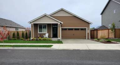 Main picture of 597 Becky Ave E