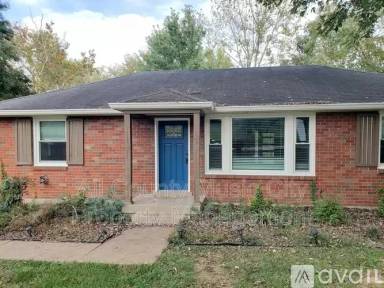 Main picture of 905 Mitchell Rd