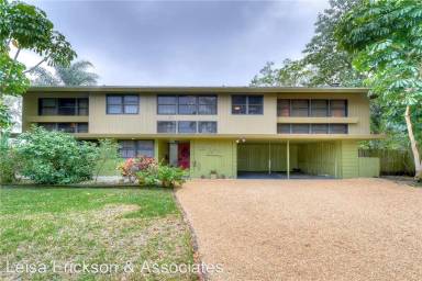 Main picture of 724 69th Ave S