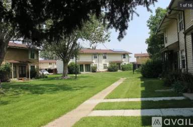 Main picture of 1932 S Oswego Way