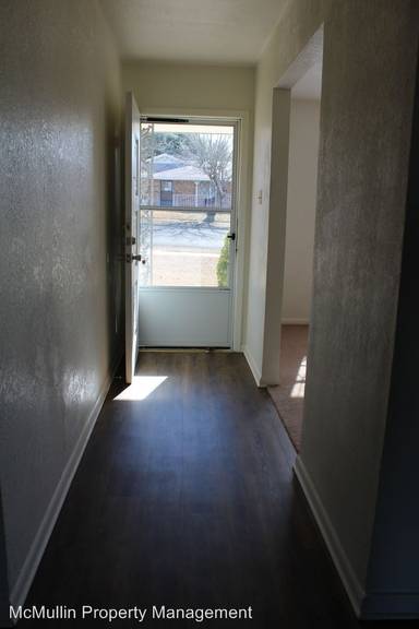 Main picture of 1601 E Robertson Ave