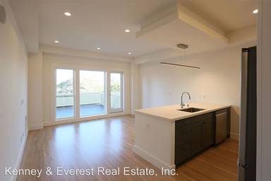 Main picture of 1740 Broadway