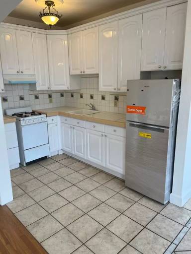 Main picture of 244 Taylor St