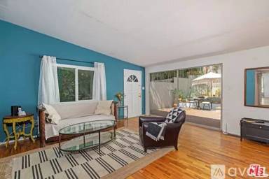 Main picture of 2134 N Beverly Glen Blvd