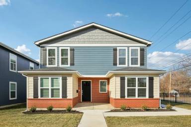 Main picture of 7712 Main St