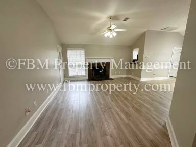 Main picture of 801 Oak Dr