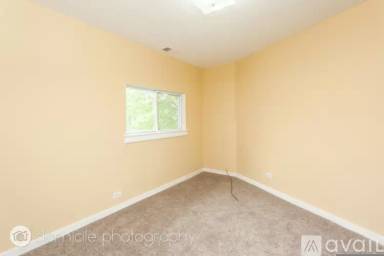 Main picture of 1022 W Fry St