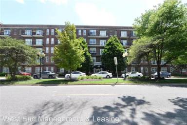 Main picture of 5630 Pershing Ave