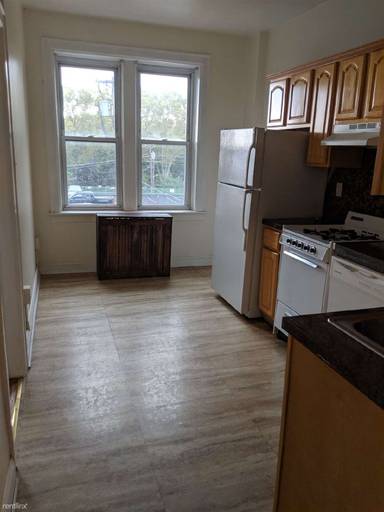 Main picture of 6020 Kennedy Blvd E