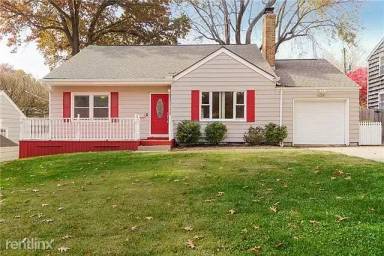 Main picture of 5624 Dearborn St