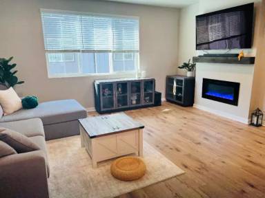 Main picture of 15423 Admiralty Way