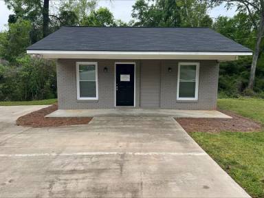 Main picture of 481 Moore St