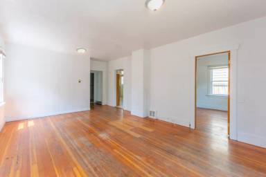 Main picture of 2201 S High St