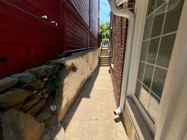 Main picture of 1316 1/2 Church St